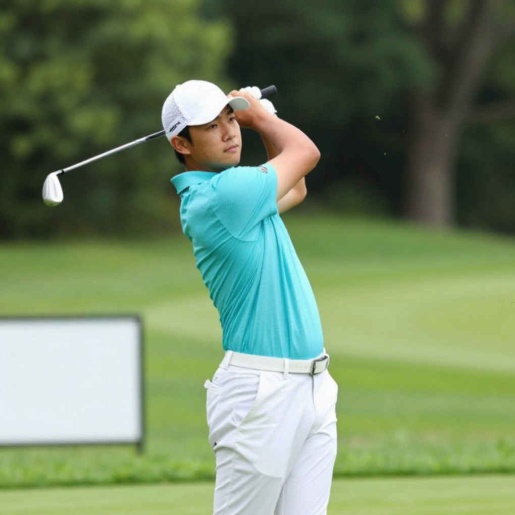 Behind the Scorecard: Professional Golf and the Redivision of the Field Behind the Scorecard: Professional Golf and the Redivision of the Field