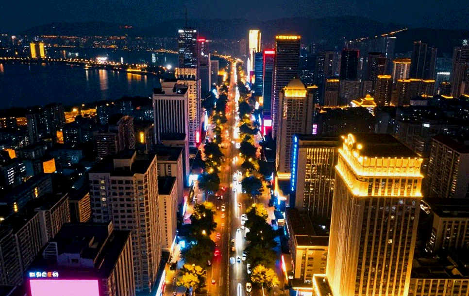 Chín chiều phân tích esports: Khi đầu vào rỗng, người viết trung thực vẫn còn việc để làm