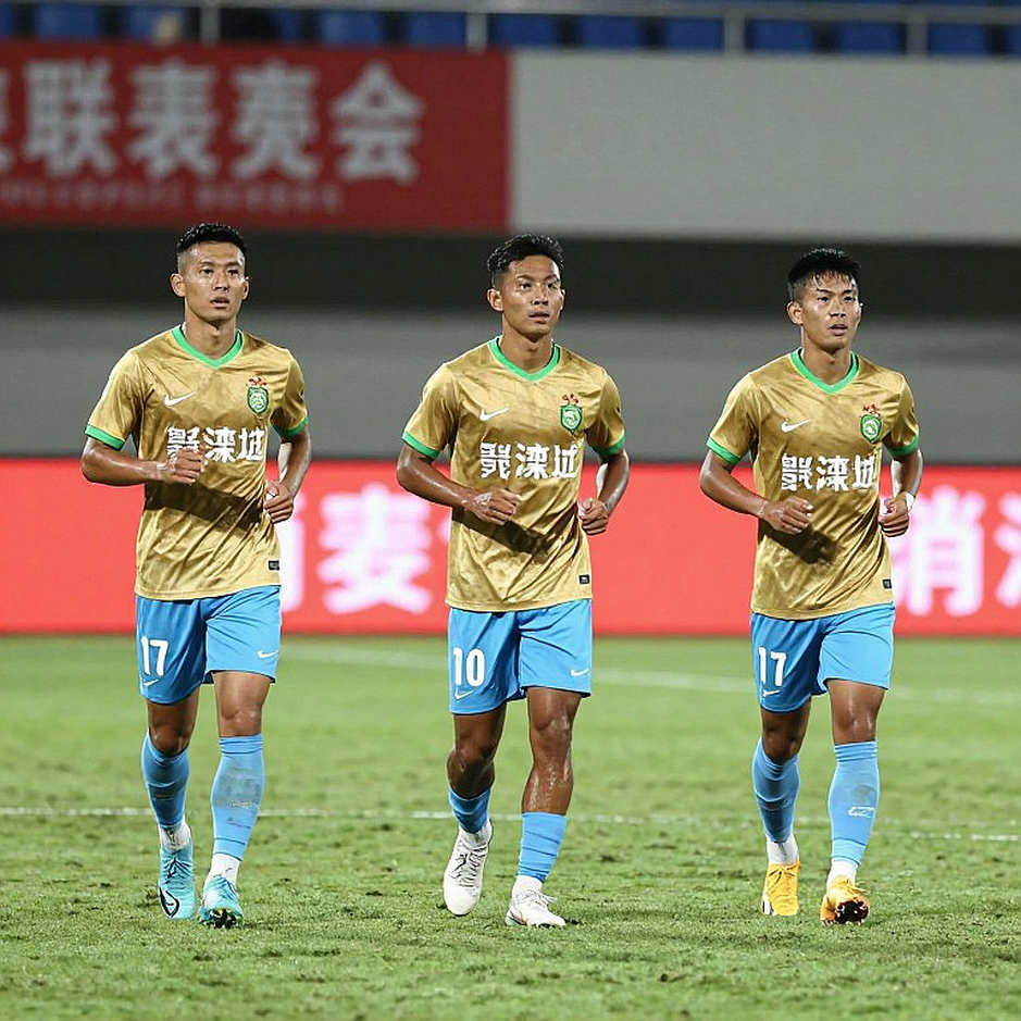Thẻ đỏ của Dean Huijsen và bài toán quyết định ở hàng thủ Real Madrid trước Villarreal