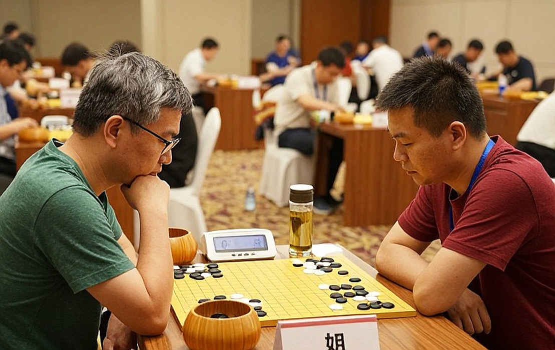 Carlsen Calls Sindarov the Clear Favourite, but the Board Has Never Read the Ratings List Carlsen Calls Sindarov the Clear Favourite, but the Board Has Never Read the Ratings List