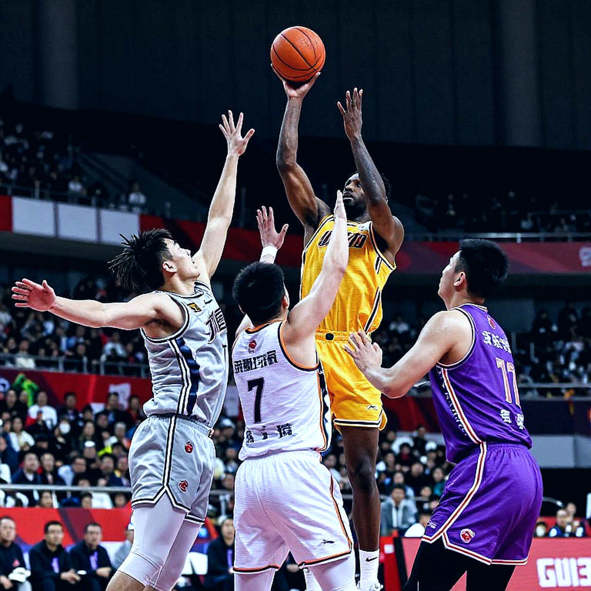 Hugo Gonzalez và suất chọn 28 của Celtics: Con số không ai kiểm chứng