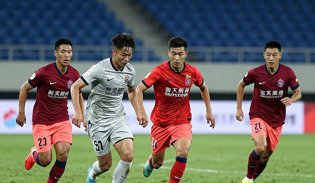 Madura United 0-0 Persib ở hiệp một: Persib áp đặt thế trận, Madura United dựng mê cung trước khung thành