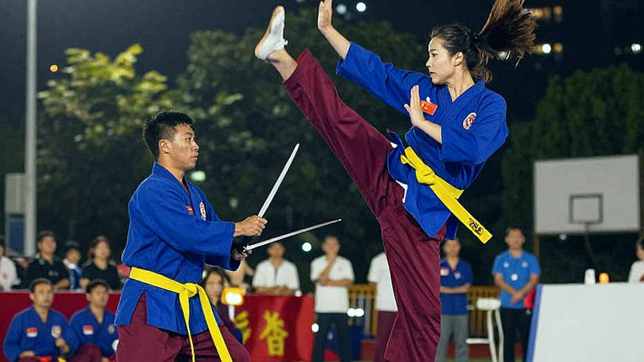 Bishop Lật Ngược Thế Cờ Trước Carmouche: Vì Sao Chiếc Đai Flyweight Đầu Tiên Lại Được Định Đoạt Bằng Một Điểm Số 48-47