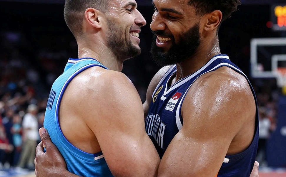Kawhi Leonard trở lại Toronto: Bản giao hưởng di sản hay ván cược rủi ro 115 triệu USD? Kawhi Leonard trở lại Toronto: Bản giao hưởng di sản hay ván cược rủi ro 115 triệu USD?